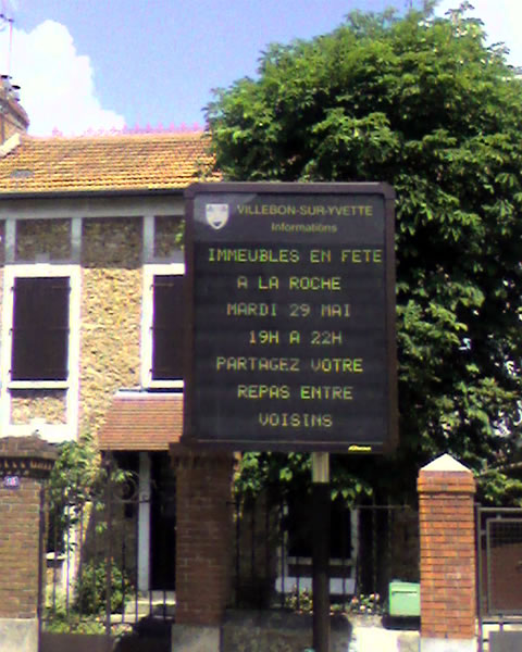 City display announcing the 2007 block party